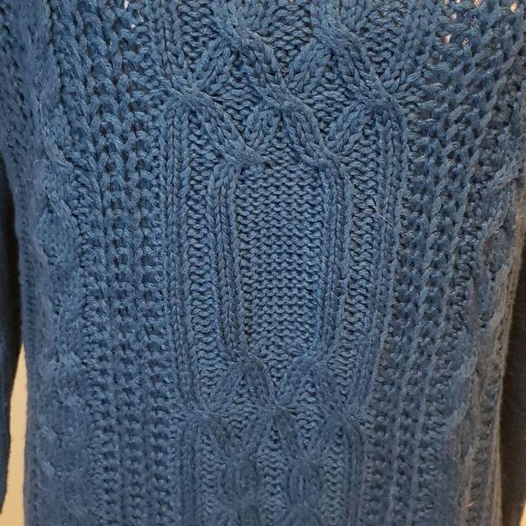 PINK Rose brand teal colored sweater. Medium - Picture 3 of 9